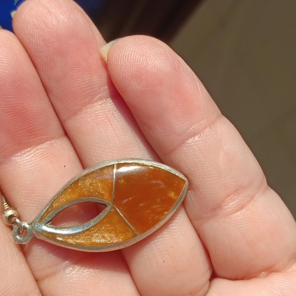 Vintage Alia Silver Tone Dangle Earrings, Tan Luster 1991 - Picture 3 of 3